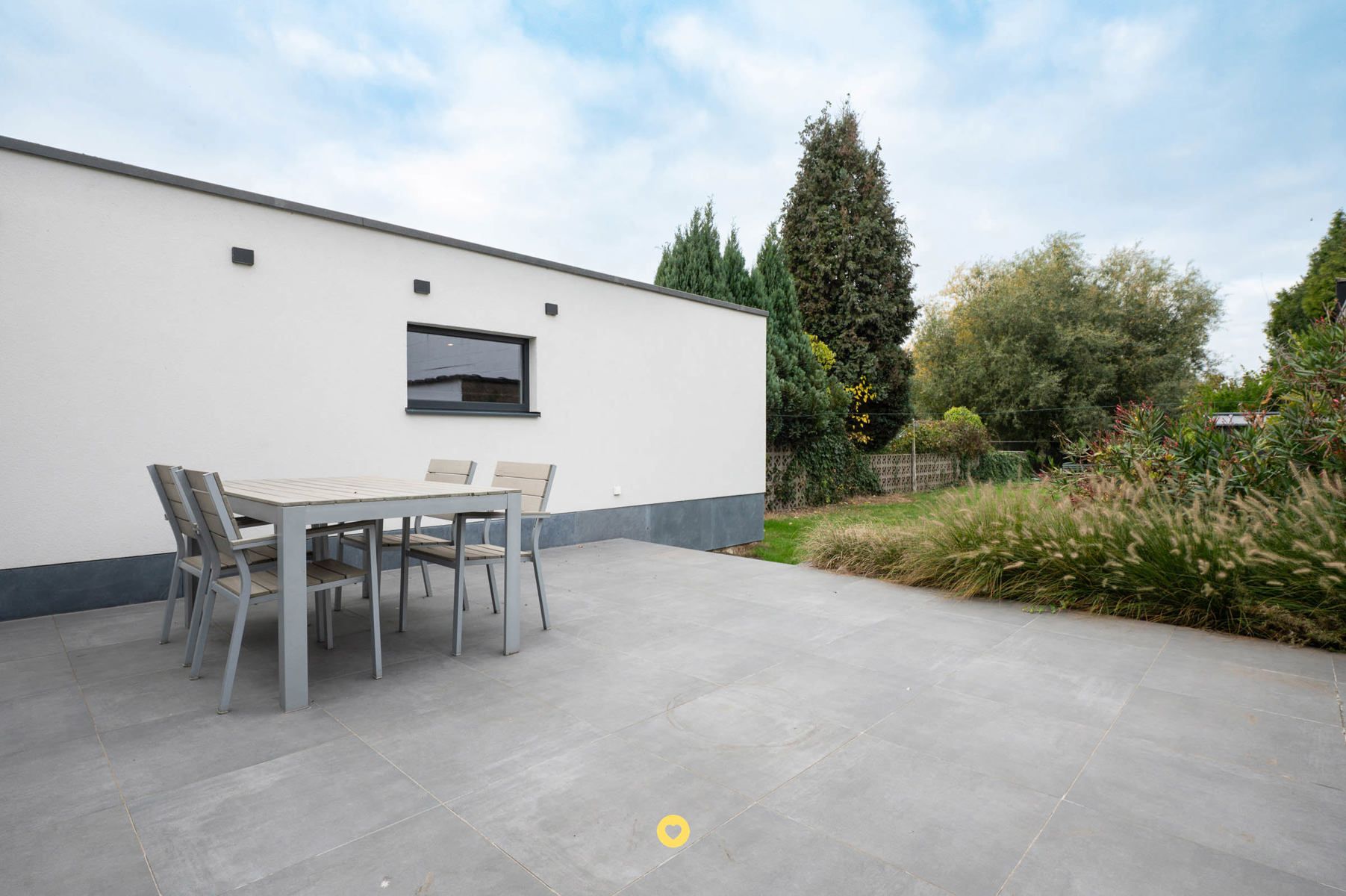 Gerenoveerde HOB met 3 slaapkamers, tuin en grote garage foto 5