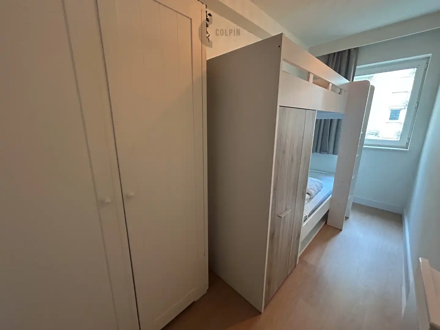 Instapklaar vakantie-appartement vlakbij het Heldenplein en de Zeedijk. foto 8