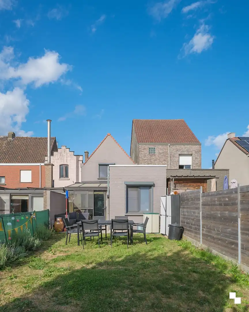 Op te frissen woning te koop aan het station van Melle foto 16