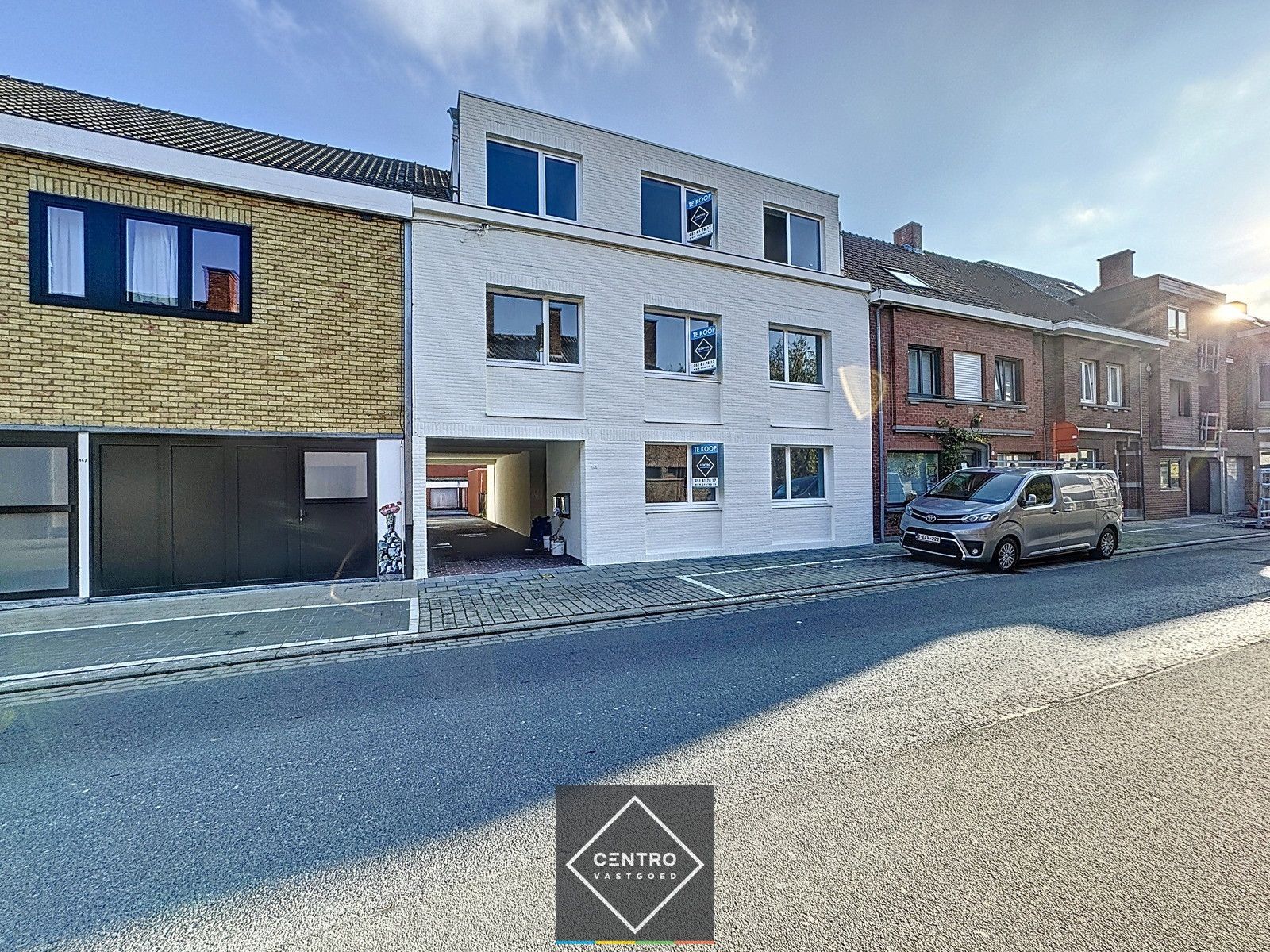 Betaalbaar app. (85m²) met 2 slpks, kelderberging en TERRAS van 50m² ! foto 2