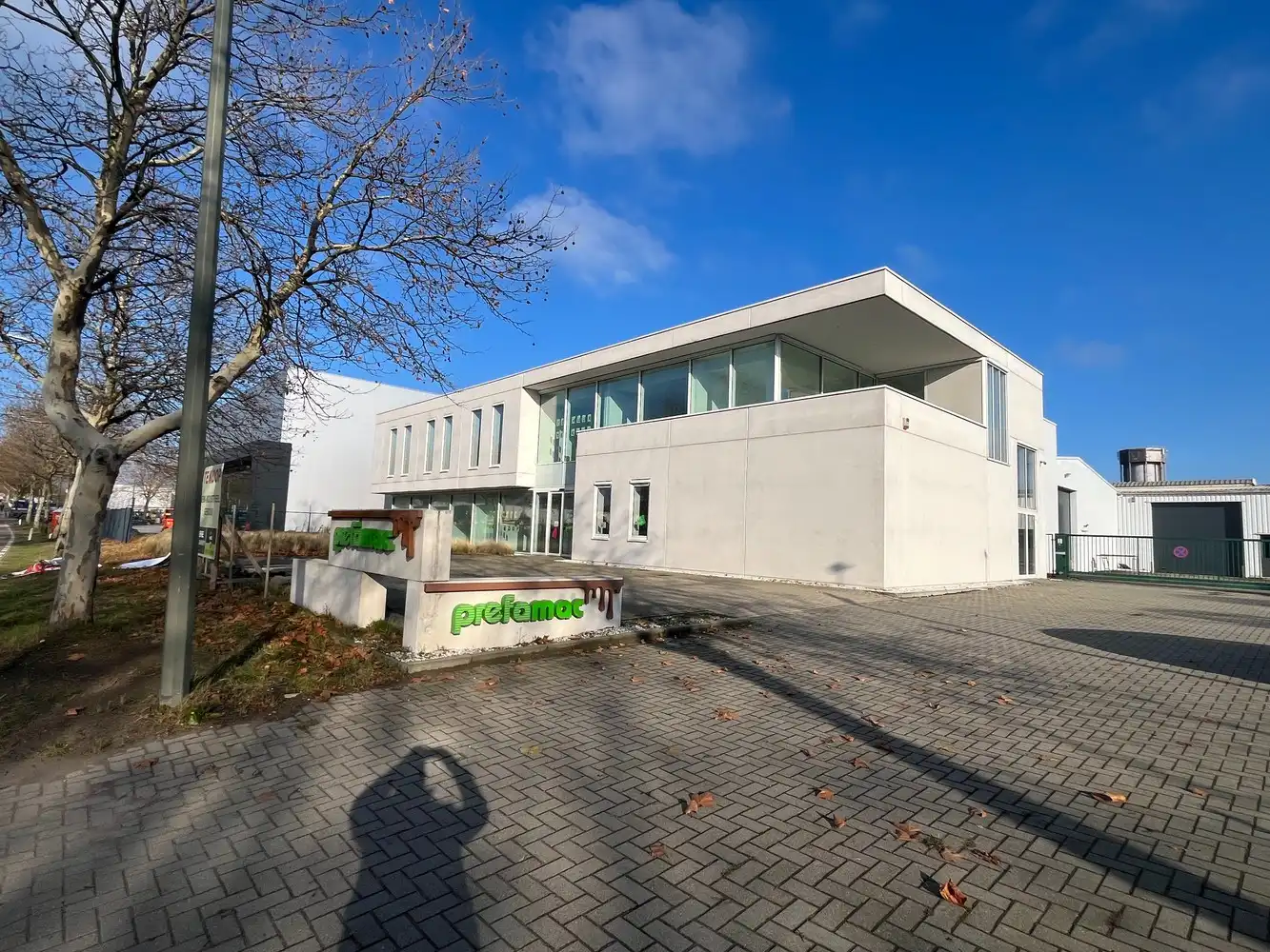 2.294m² Bedrijfsgebouw foto {{pictureIndex}}