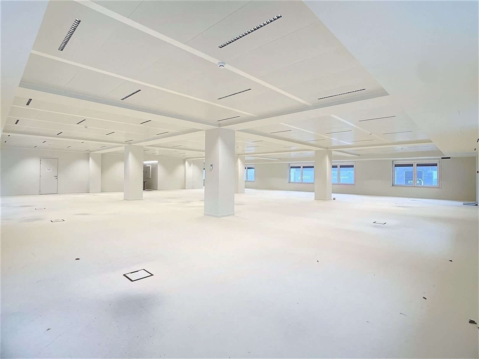 Kantoorgebouw foto 7