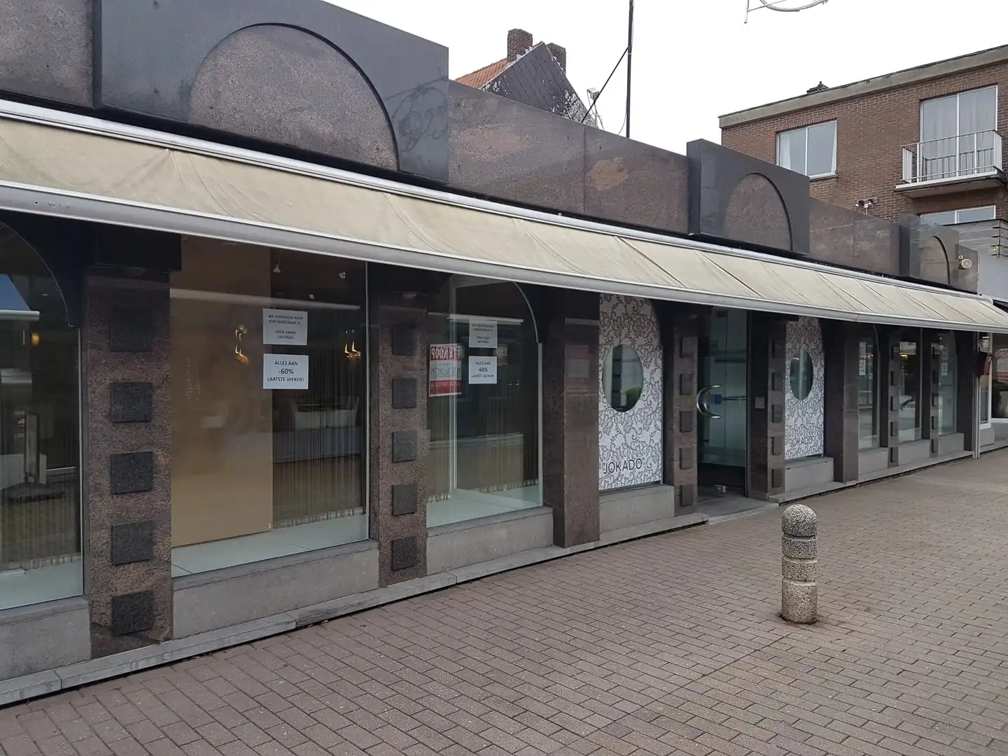 Handelspand  in winkelstraat van Lanaken foto {{pictureIndex}}