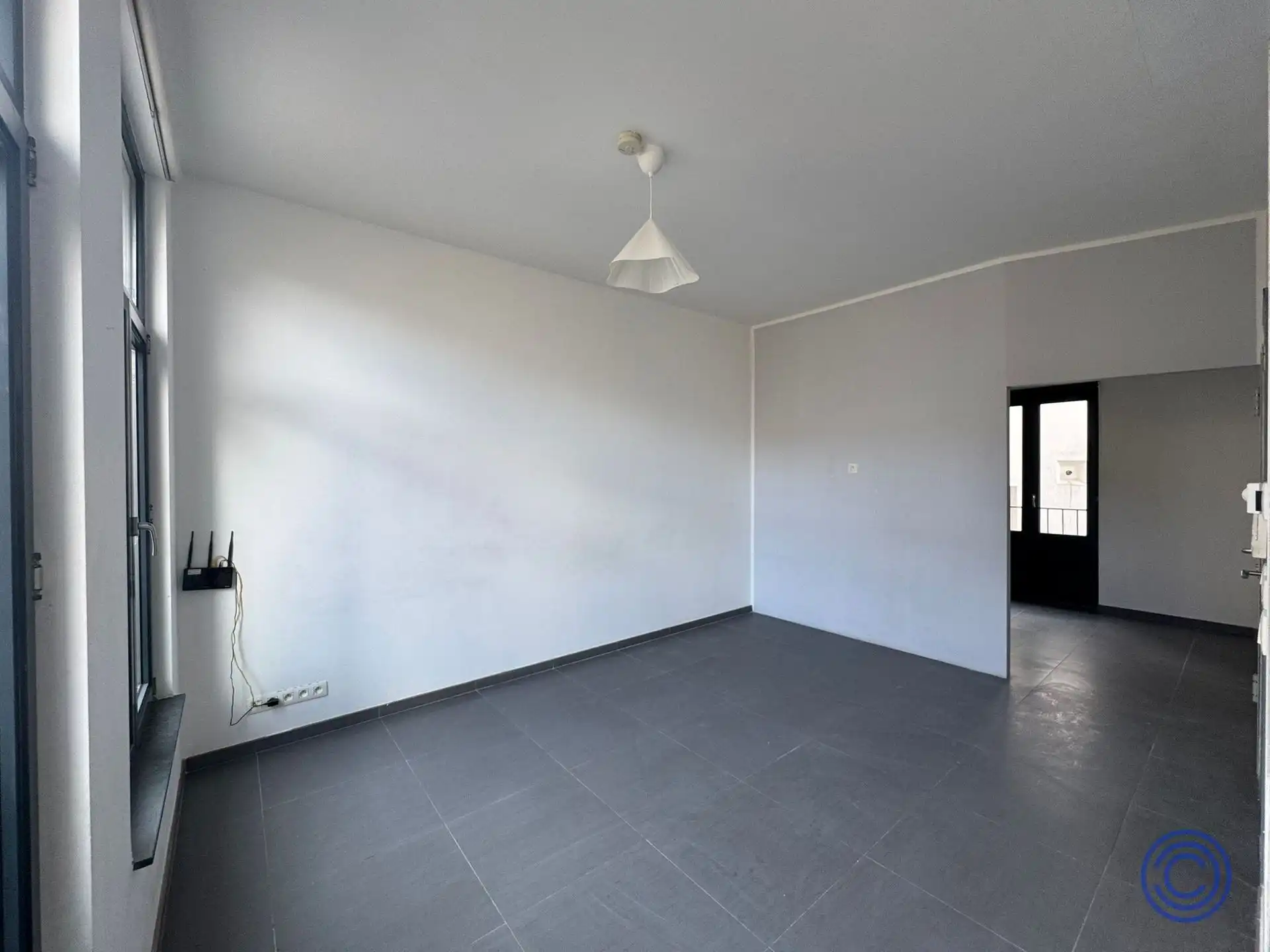 Studio met balkon op ideale locatie vlakbij Marnixplein.  foto 3