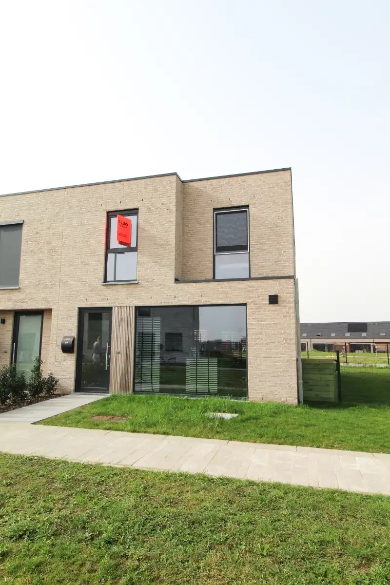 Zeer energiezuinige halfopen woning te Roeselare foto 2