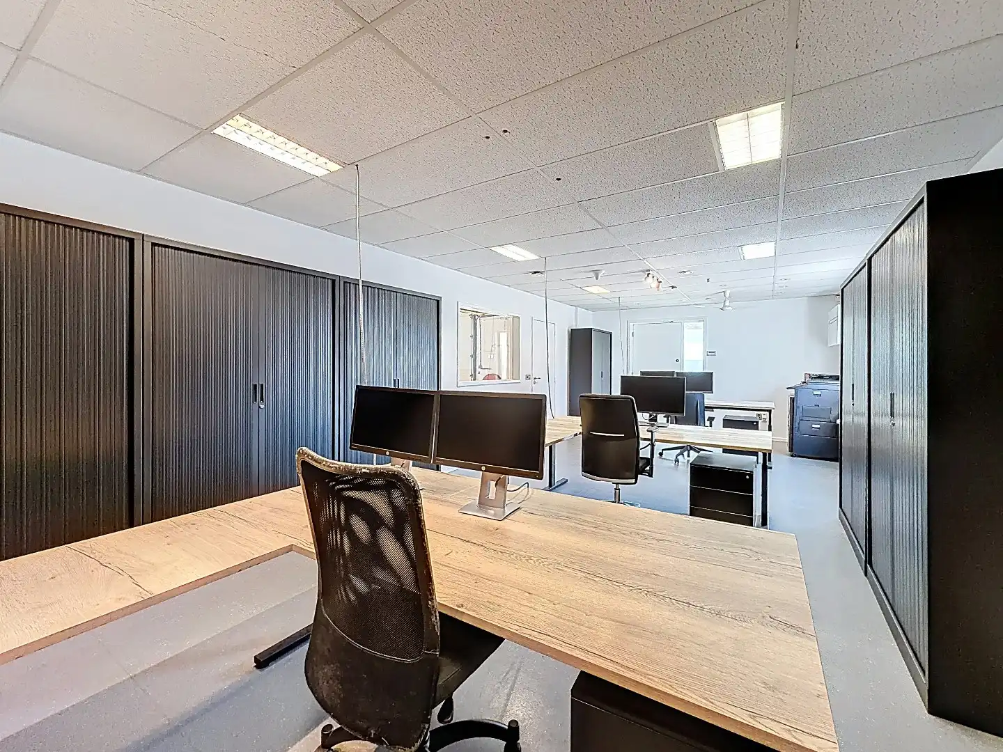 Uniek multifunctioneel object met bedrijfsruimte, kantoor, mancave en ruim appartement foto 8