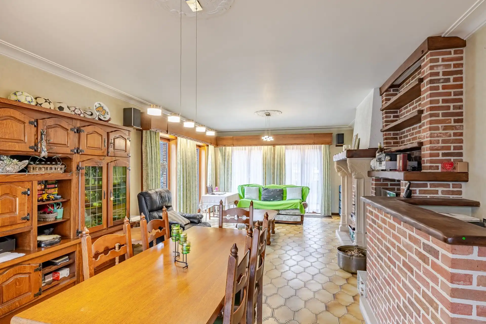 Charmante villa met zwembad op een mooi perceel van 942 m²  foto 14