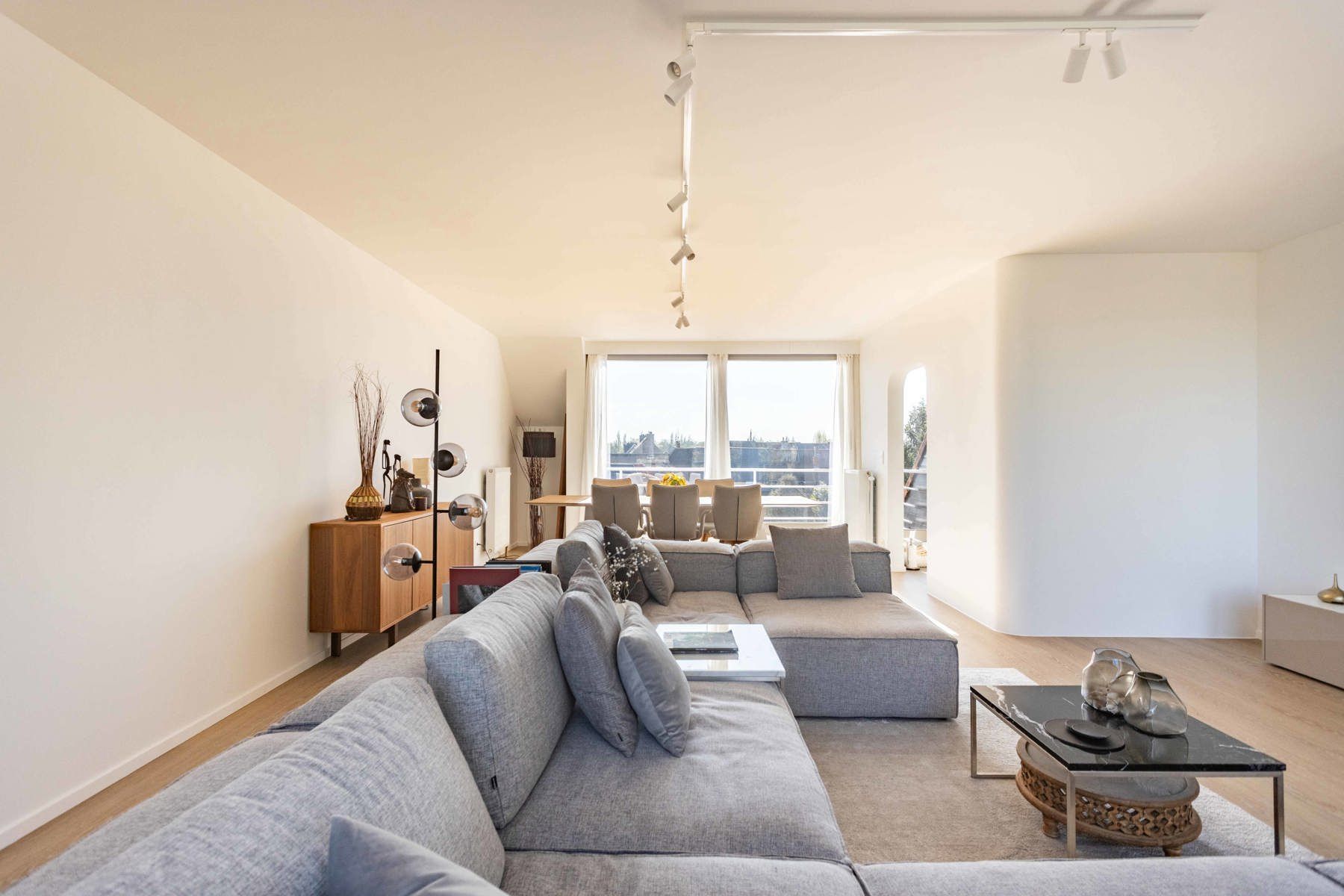 Ruim en Lichtrijk Duplex Appartement (212m²) op Toplocatie foto 3