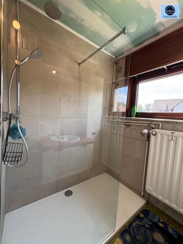 RUIME WONING MET 4 SLAAPKAMERS EN GARAGE IN RUSTIGE OMGEVING foto 9