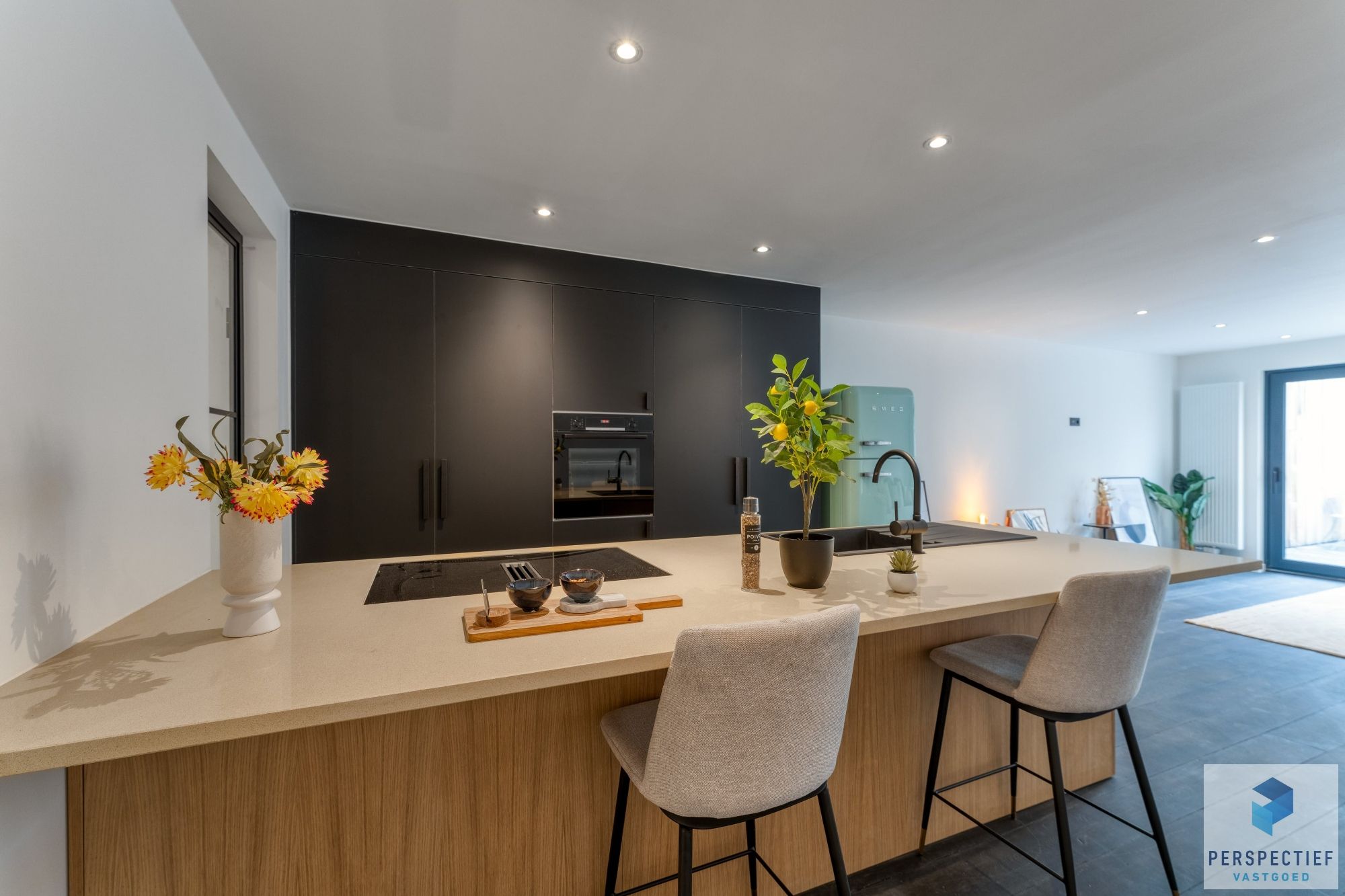 Stijlvol gerenoveerde woning met tuin op toplocatie foto 6