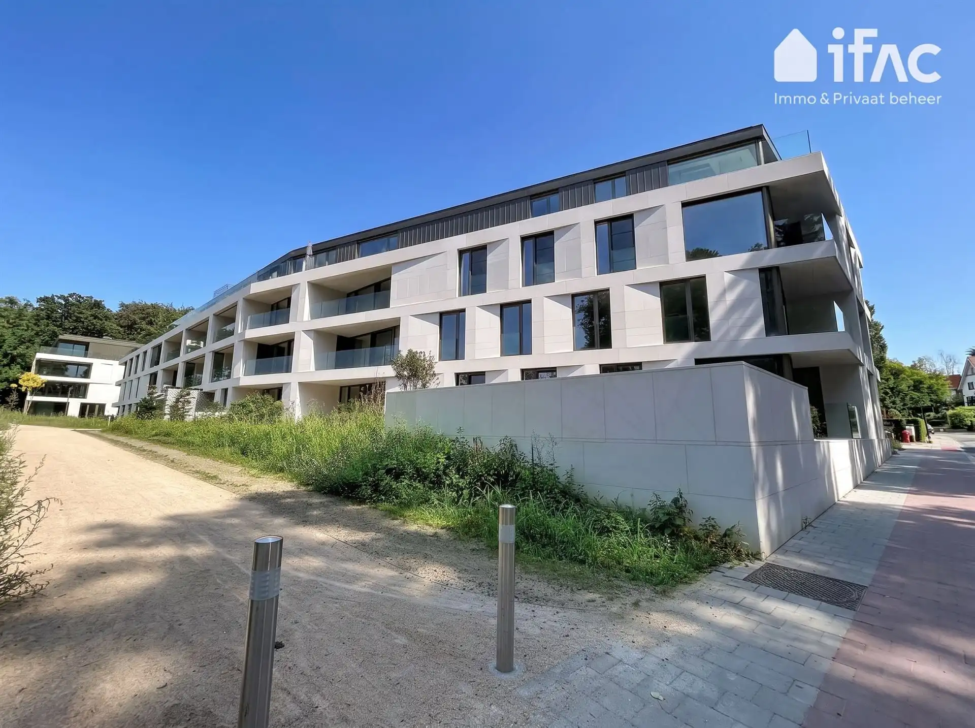 Luxeappartement met 2 terrassen en zicht op vijver foto {{pictureIndex}}