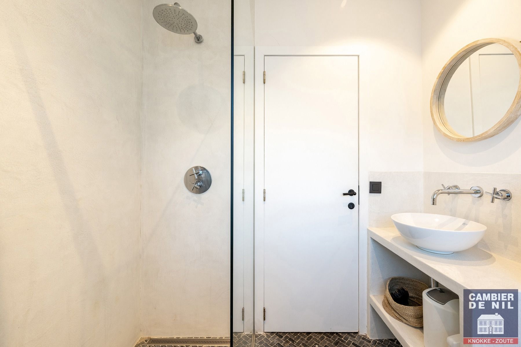 Instapklare, gemeubelde rijwoning met 5 slaapkamers en tuin – hartje Oud-Knokke foto 22