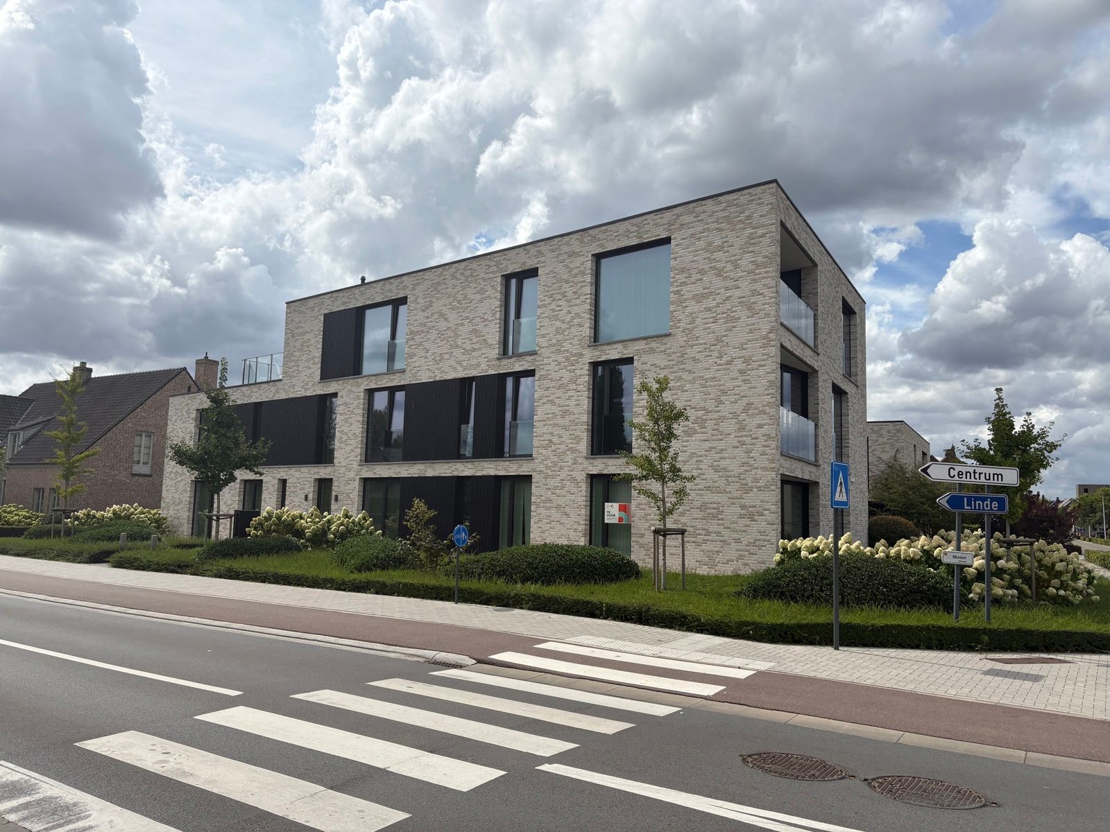Appartement te huur foto {{pictureIndex}}