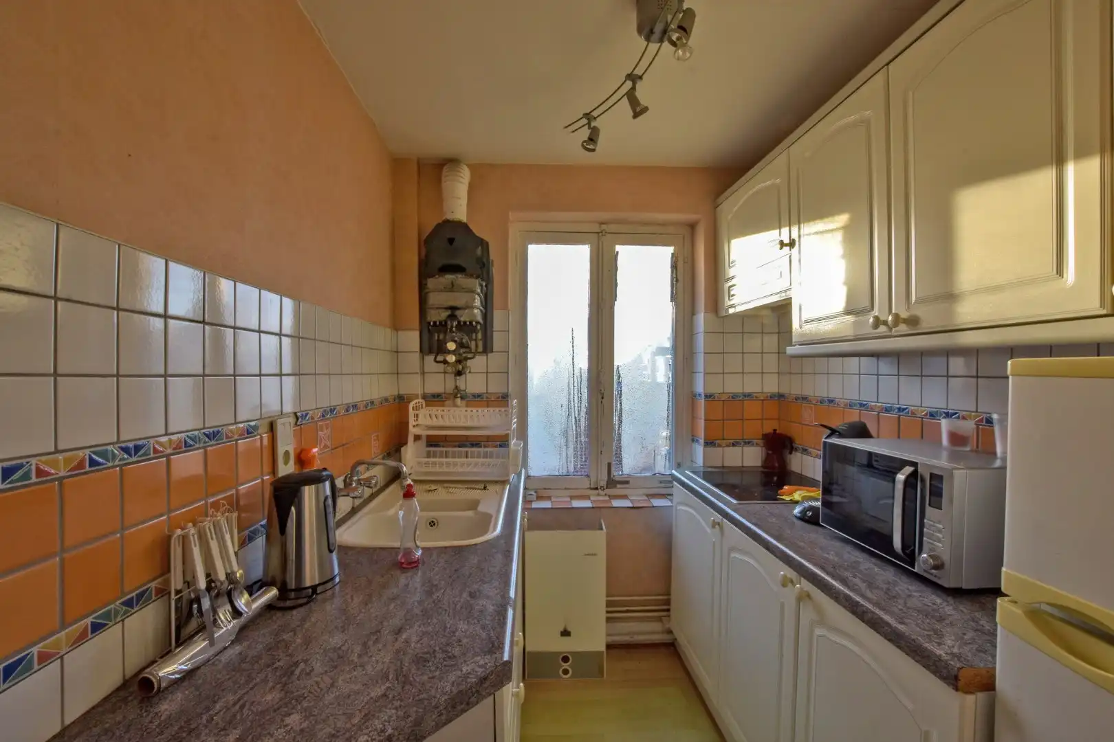 Te renoveren appartementsgebouw op 300m van de zee te Koksijde.  foto 13