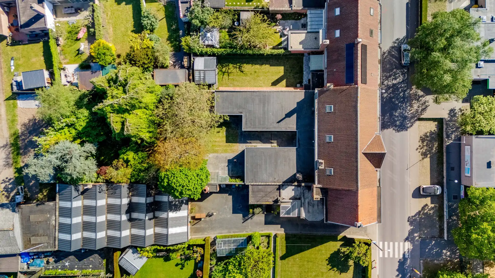 Ruime gezinswoning met 6 slaapkamers foto 31
