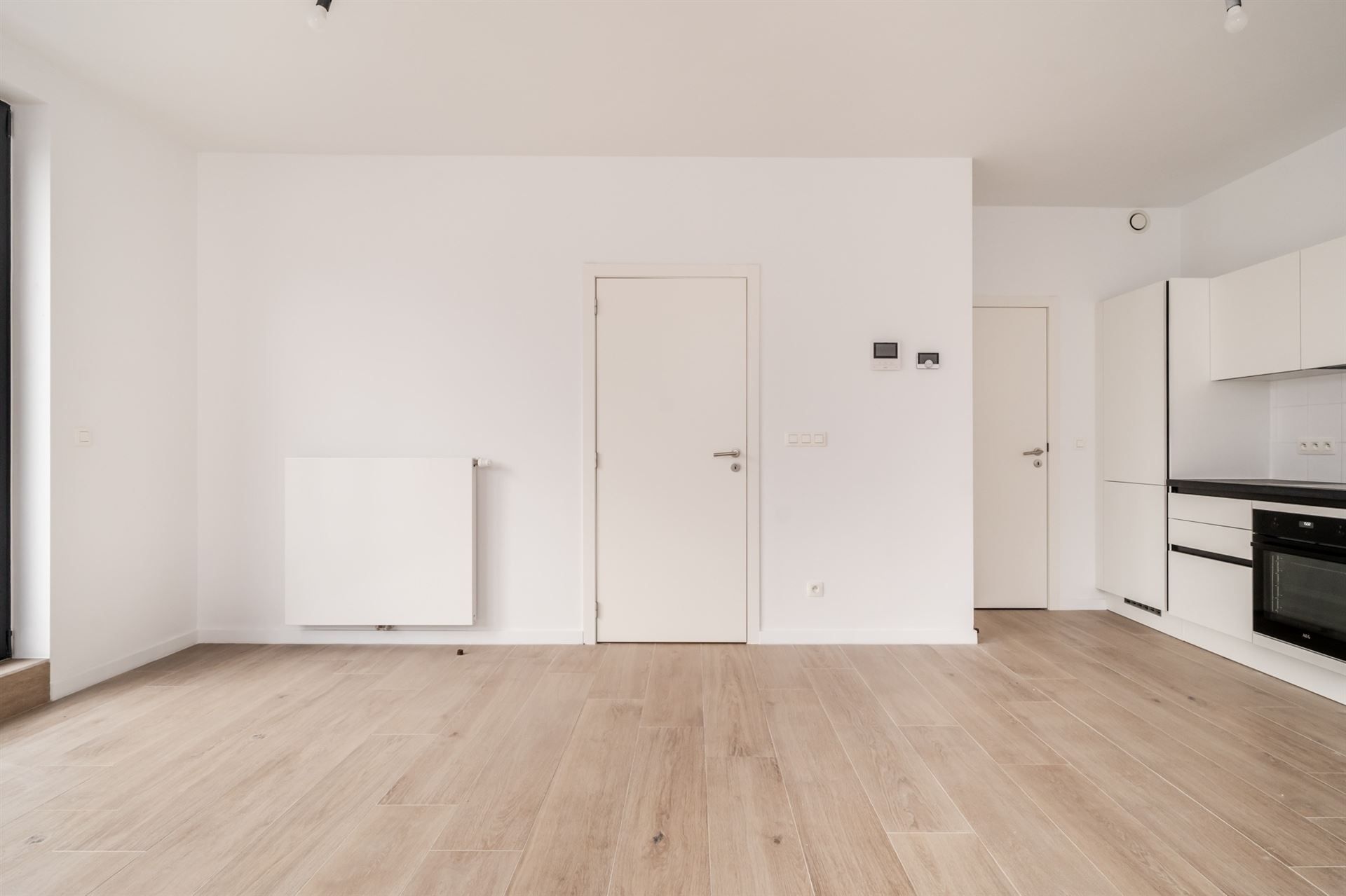 Dicht bij het Tour&Taxis-terrein, prachtig duplex penthouse met 3 slaapkamers foto 3