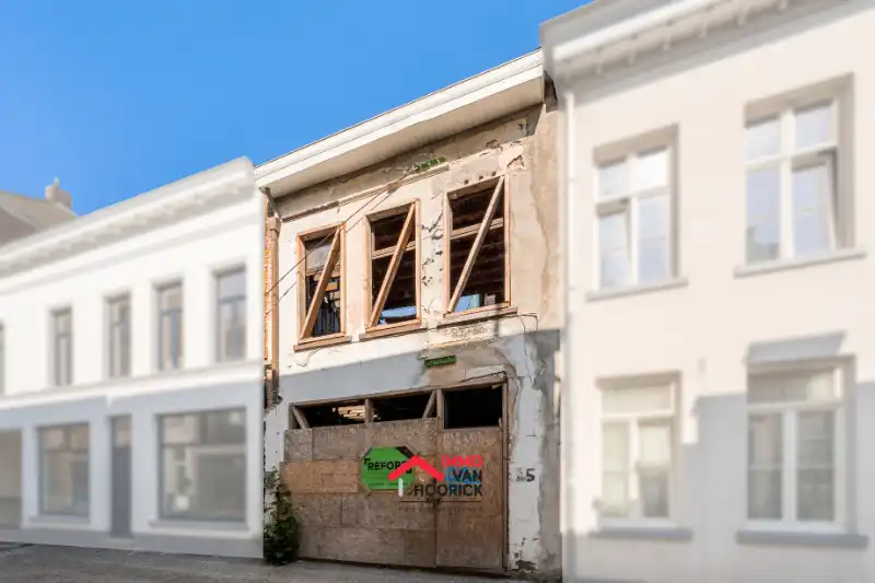 Her op te bouwen woning centrum - 3 slpkmrs! foto {{pictureIndex}}