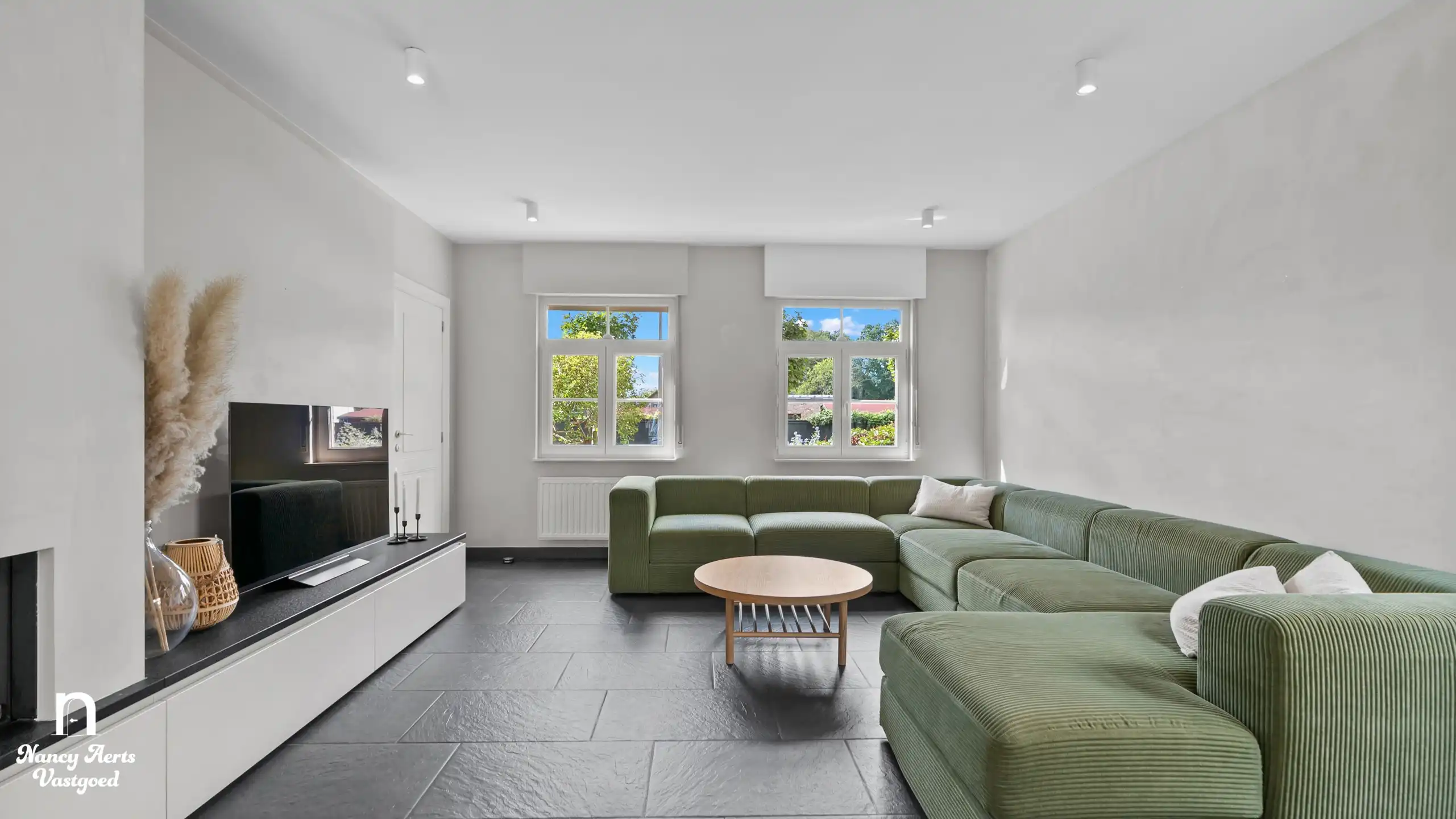 Verrassend ruime woning met aparte studio op rustige locatie foto 3