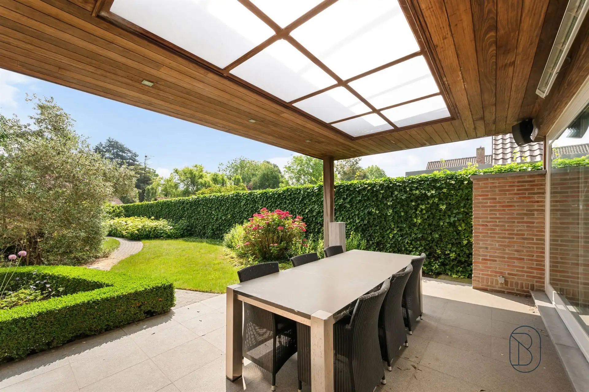 Charmante woning met prachtige tuin in Wielsbeke foto 12