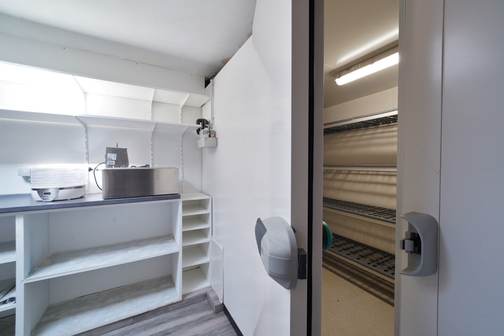 Handelszaak met woning in centrum van Kortemark foto 8