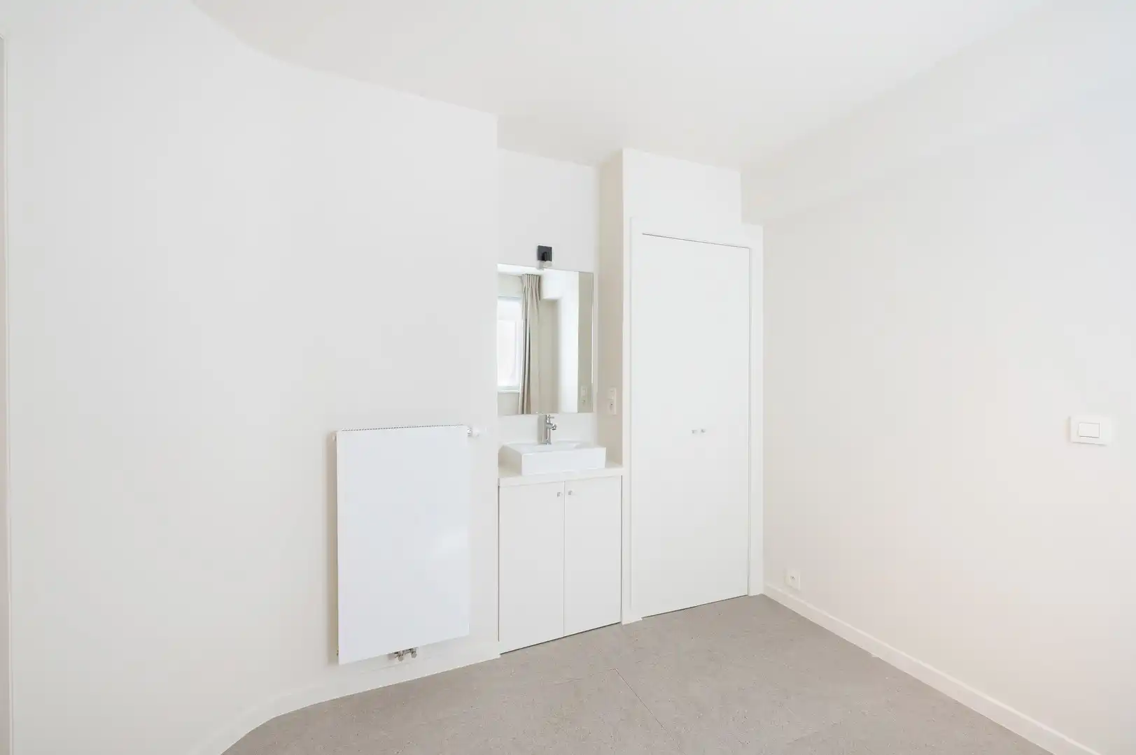 Modern instapklaar appartement met 2 slaapkamers en zijdelings zicht op zee. foto 12
