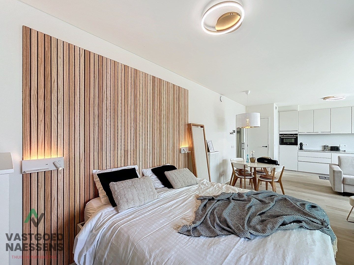 NIEUWBOUW / GEMEUBELDE STUDIO MET TERRAS  foto {{pictureIndex}}