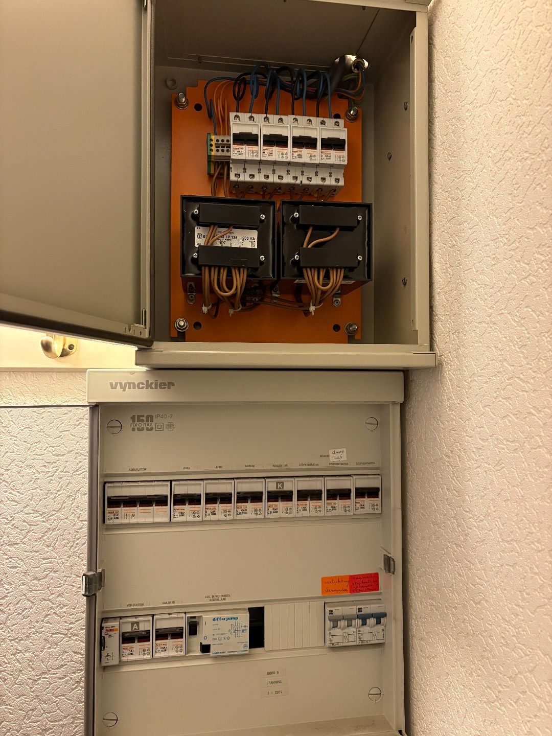 Ruime half openbebouwing met grote garage, 3 slks met mogelijkheid tot 5 slks. foto 17