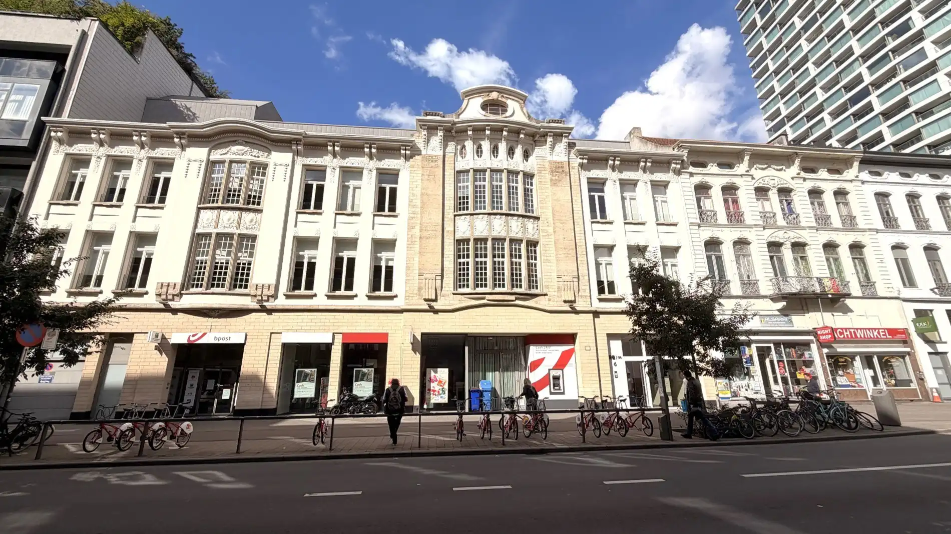 Kantoren te huur vlakbij het station Antwerpen-Centraal foto {{pictureIndex}}