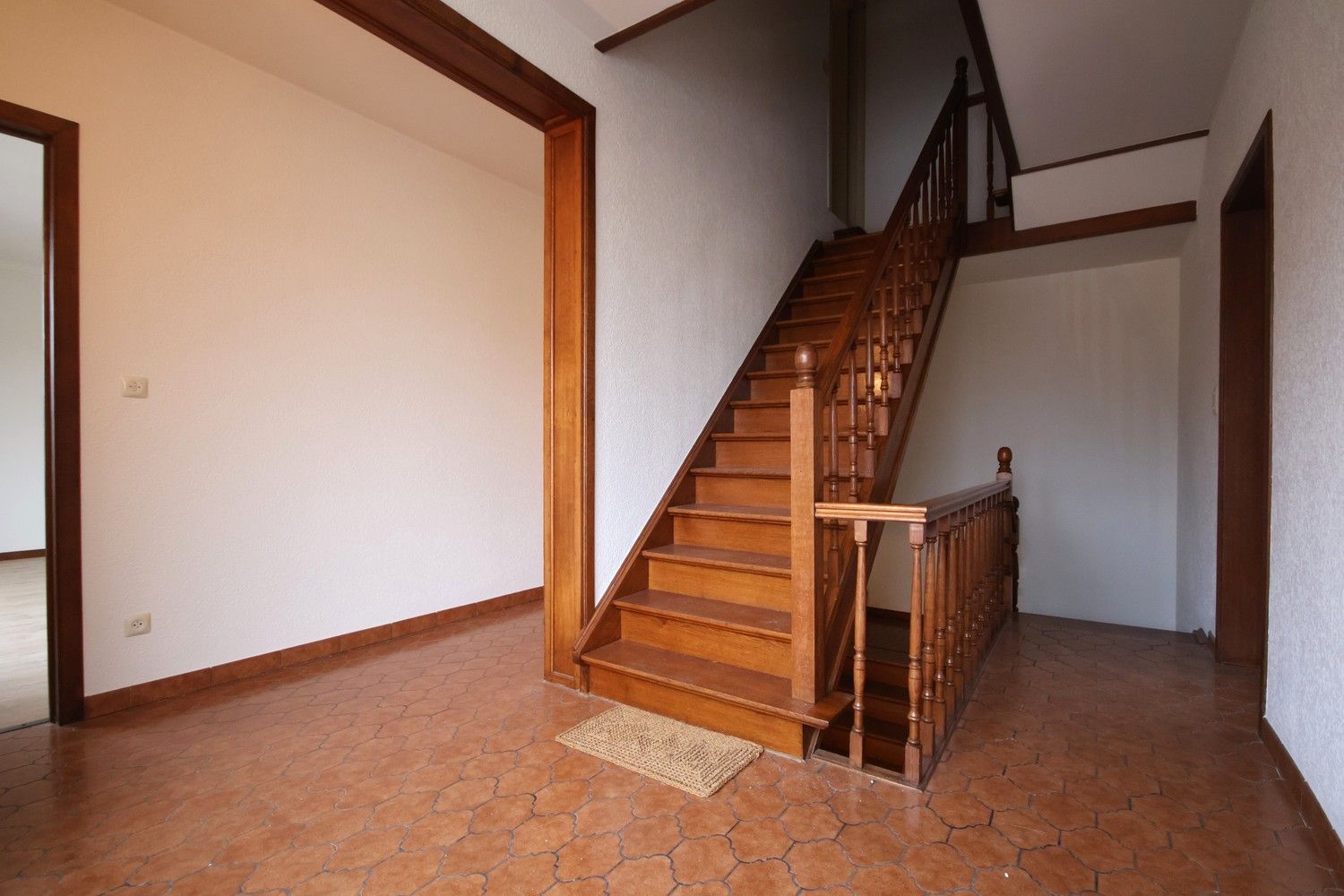 Ruime woning met 3 slaapkamers en tuin midden in het centrum foto 16