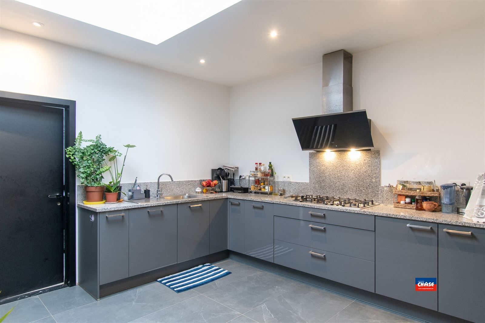 Instapklare woning met 4 slaapkamers foto 2