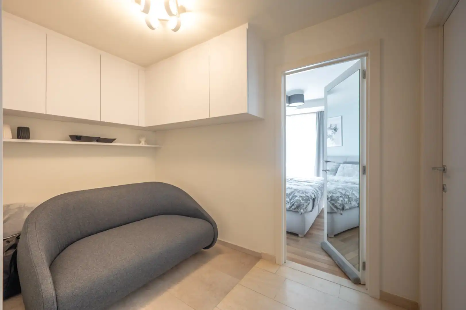 Gerenoveerd appartement met 4 slpks. op de Zeedijk foto 14