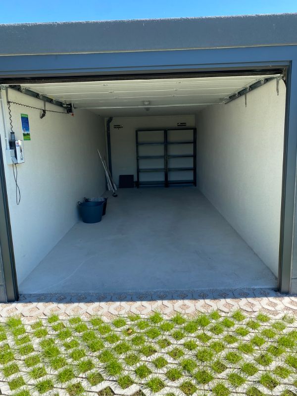 Gelijkvloers nieuwbouwappartement met terras en gezellig tuintje. foto 12