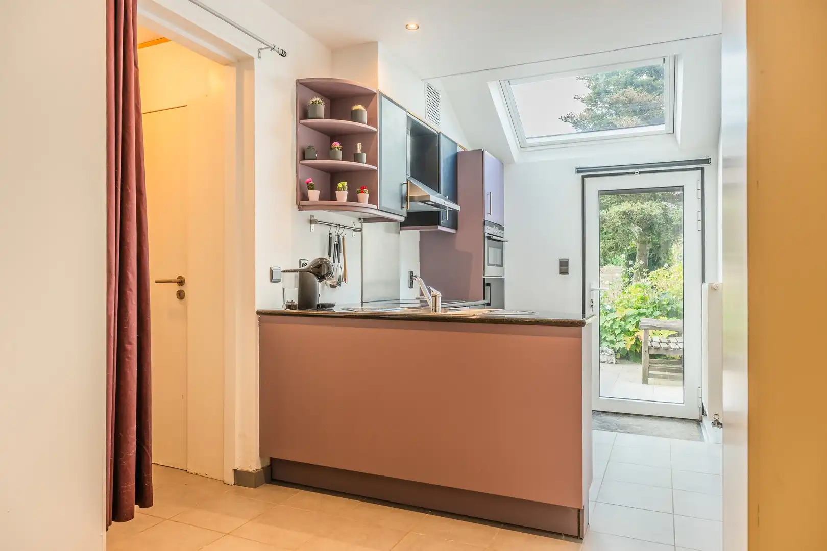 Gelijkvloers appartement met tuin foto 8