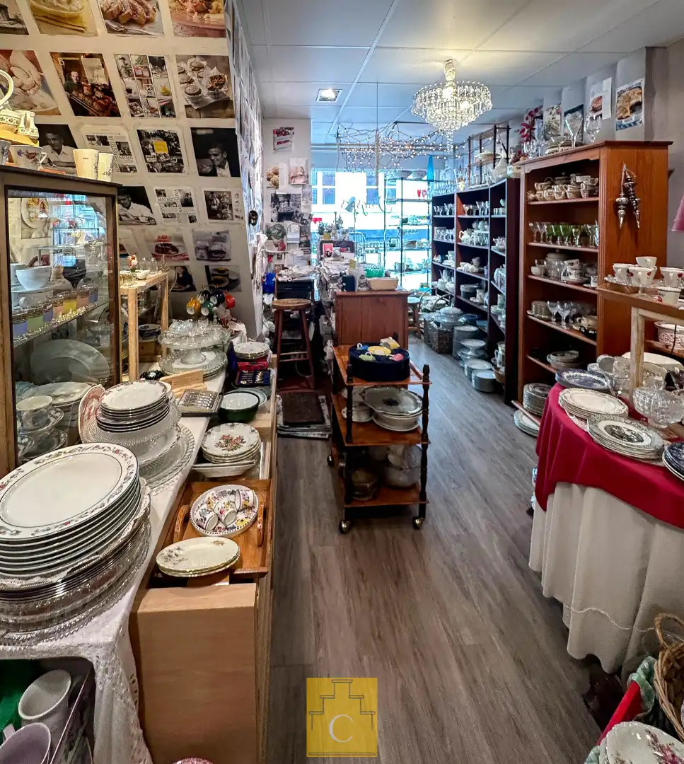 charmant handelspand met woonst, aparte ingang, op topligging in het hart van Brugge foto 4