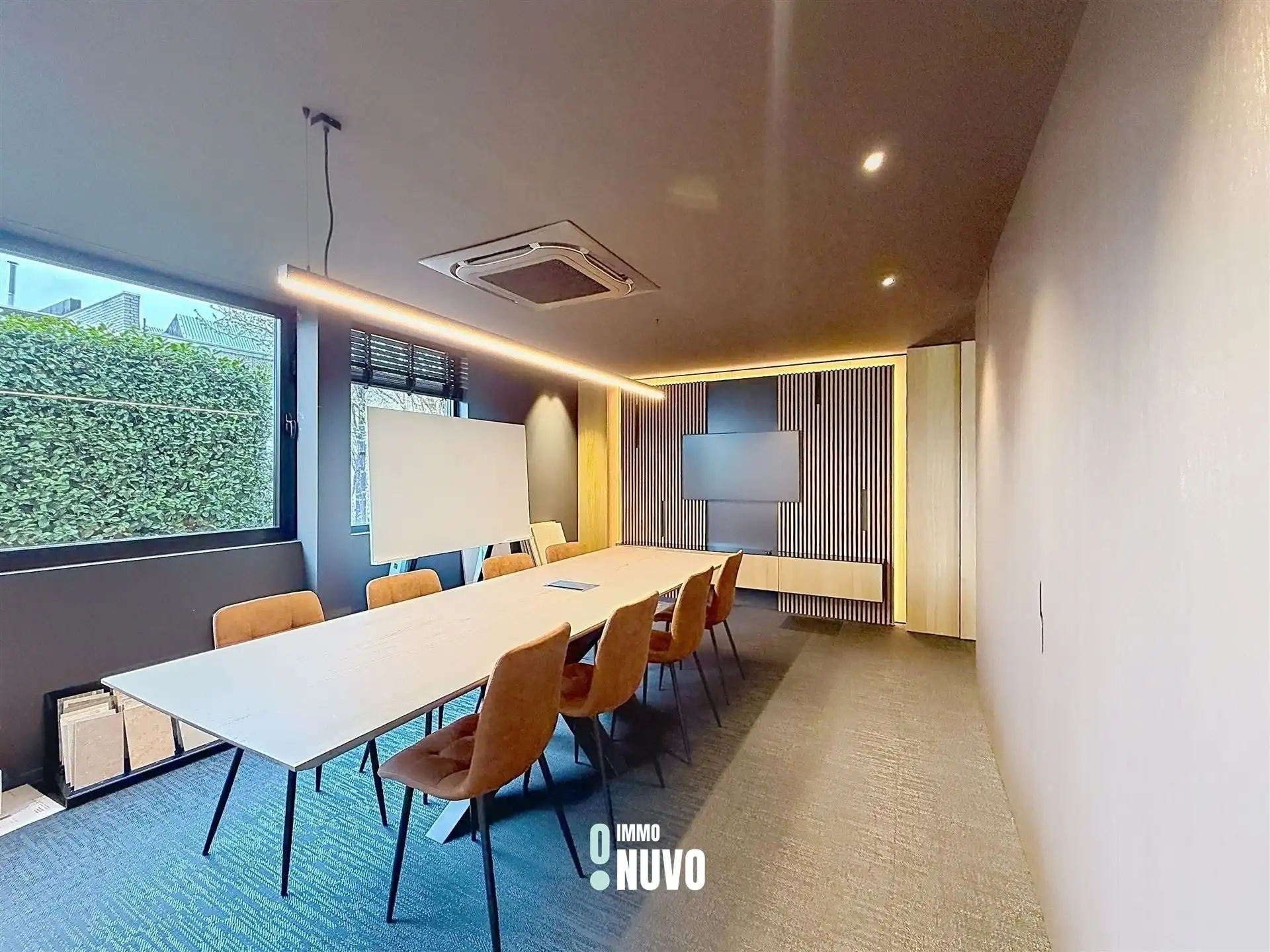 Magazijnen + Kantoren + Showroom foto 19