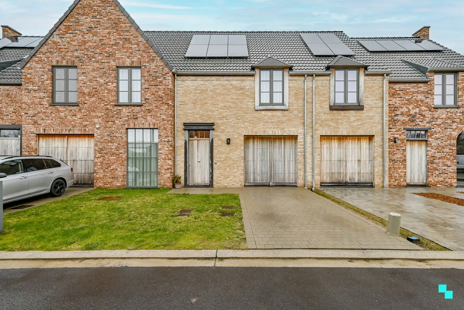 Volledig afgewerkte & energiezuinige woning op rustige verkaveling te Ingelmunster foto {{pictureIndex}}