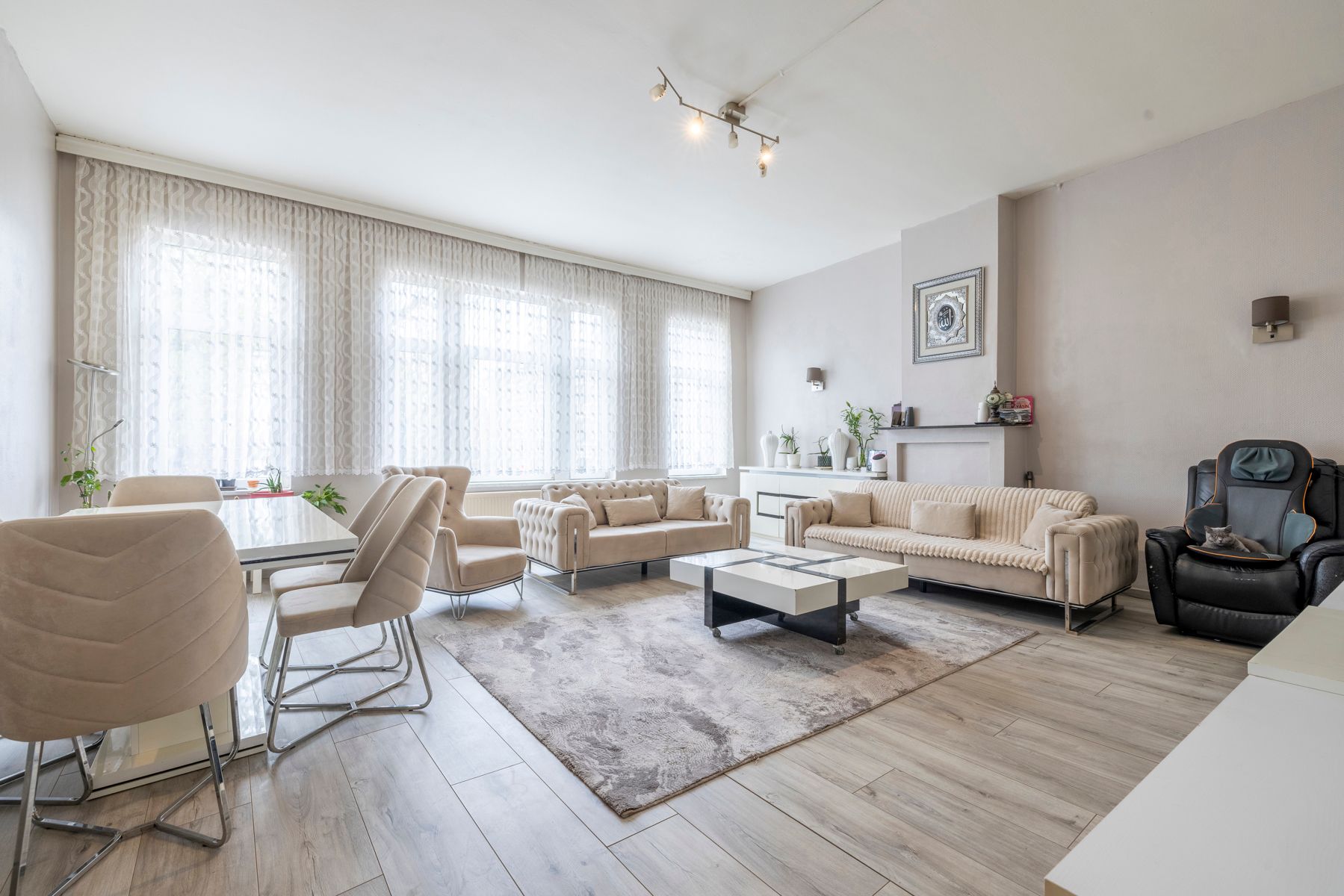 Handelsruimte met woning – 5 slaapkamers en stadsterras foto 6