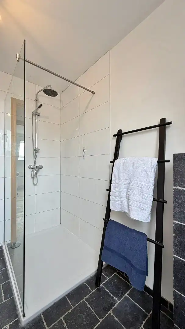 Instapklare, volledig gerenoveerde en energiezuinige woning te koop in het charmante Mesen! foto 15