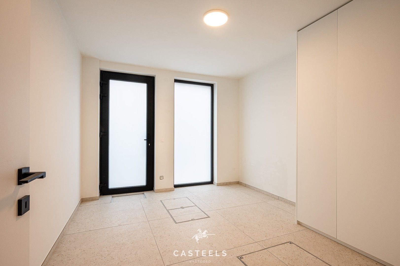 Prachtige gerenoveerde gezinswoning met grote tuin te &nbsp;Wetteren foto 3