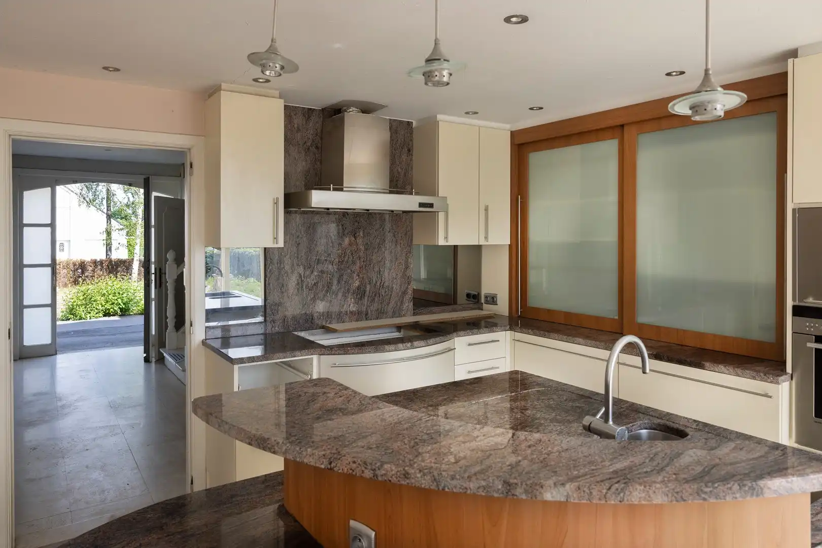 Te renoveren villa op perceel van 2.433 m². foto 4