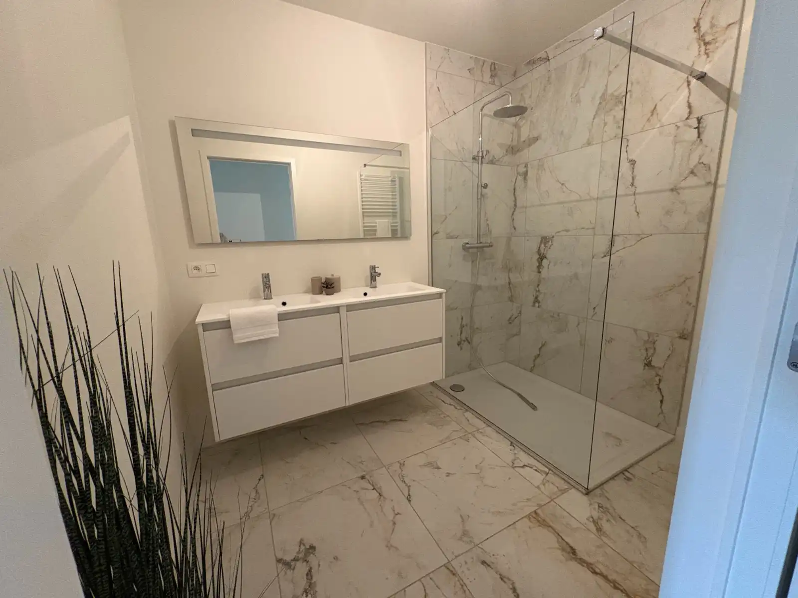 Centraal gelegen 2-slaapkamerappartement foto 12