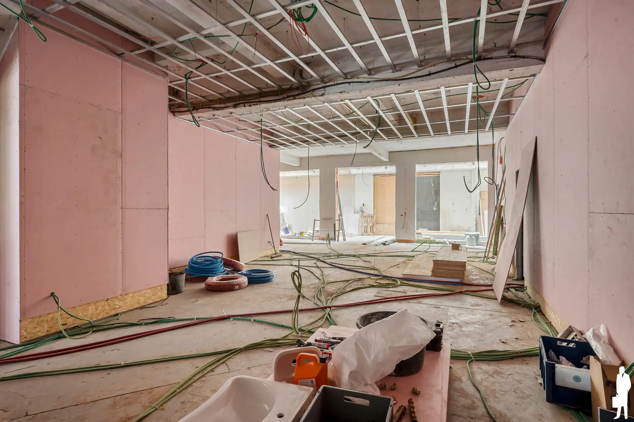 Semi-casco bedrijfsruimte van 265 m² met terras foto 9