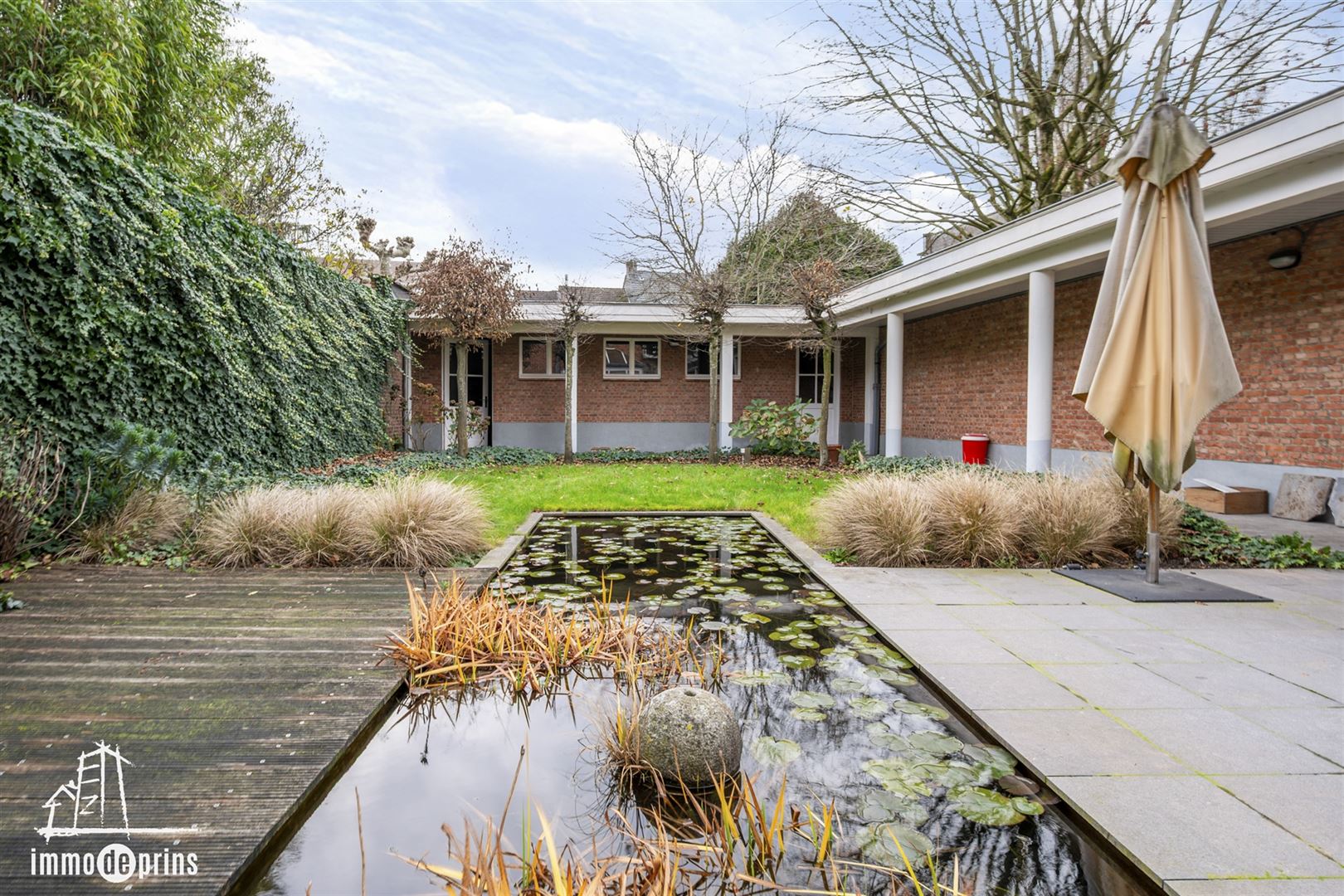 Handelspand met grote burgerwoning foto 20