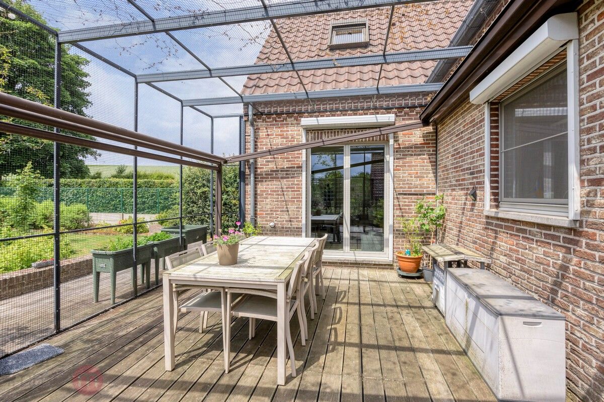 Prachtige villa (open bebouwing) met adembenemend uitzicht in rustige omgeving met 5 slaapkamers. foto 11