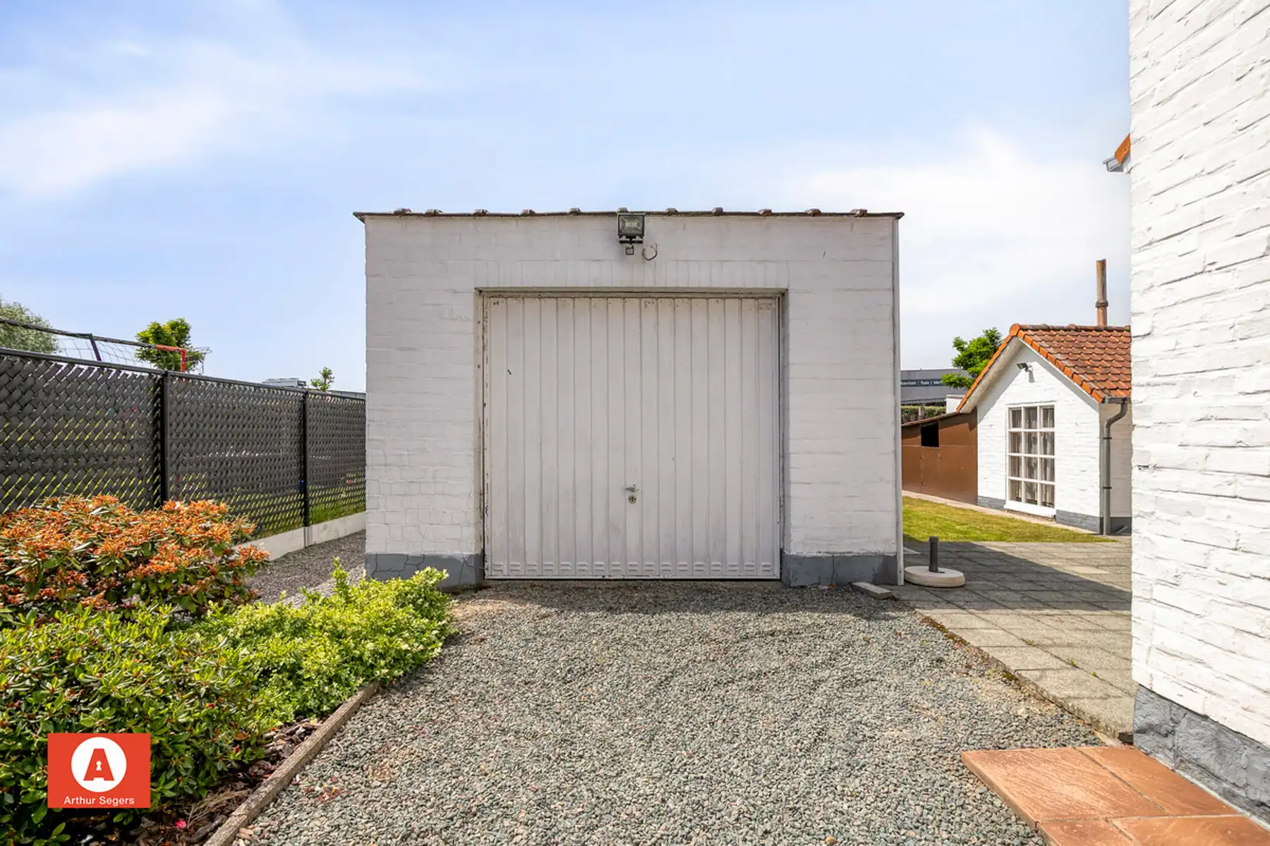 Te renoveren woning in doodlopende straat foto 21