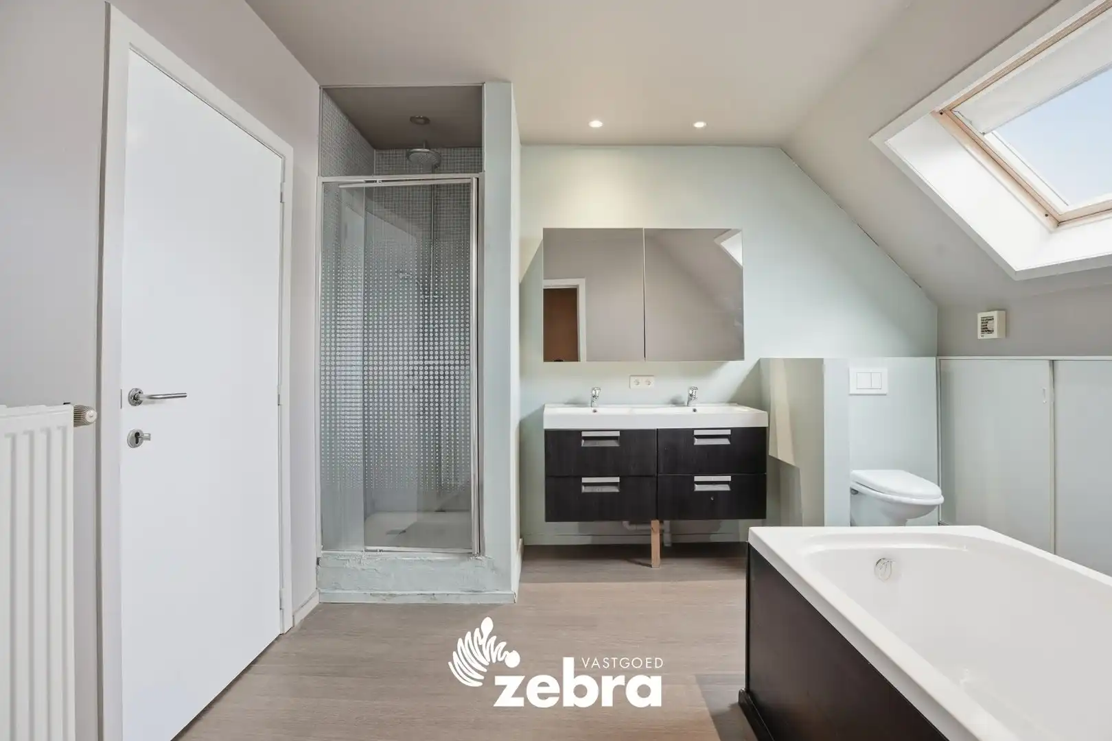 Woning met magazijn te Heule! foto 21