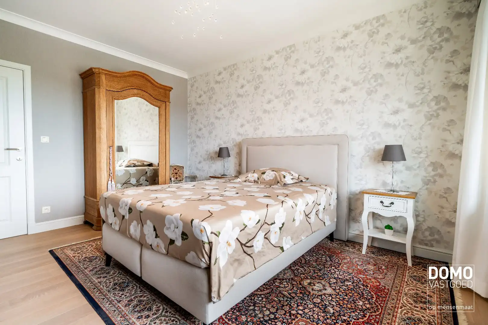 Stijlvol wonen in hartje Hasselt met een uniek uitzicht over het Kolonel Dusartplein foto 15
