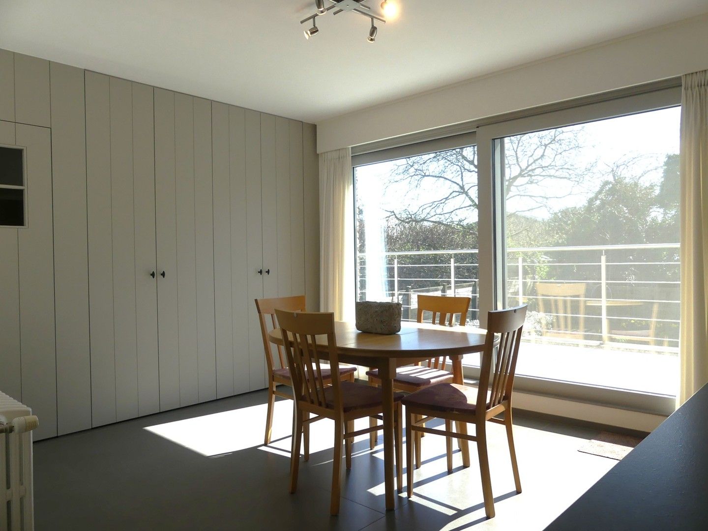 Prachtig afgewerkt appartement met groot en zonnig terras foto 6
