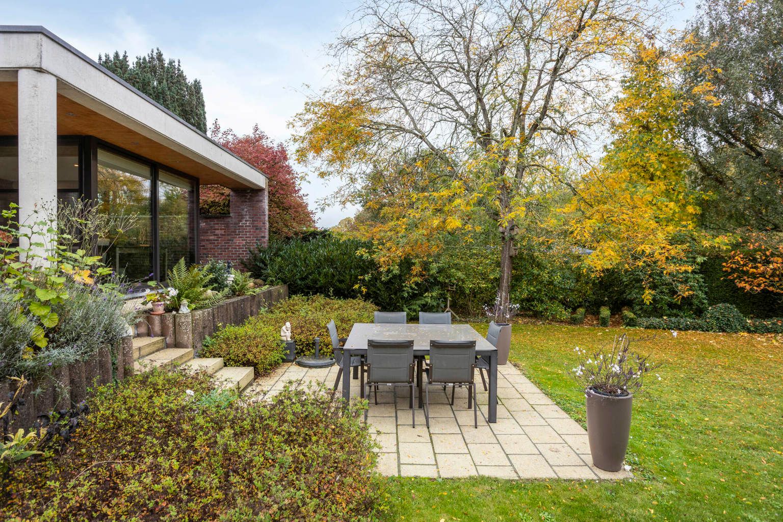 WONING IN DOODLOPENDE STRAAT , GRENZEND AAN NATUURGEBIED foto 22