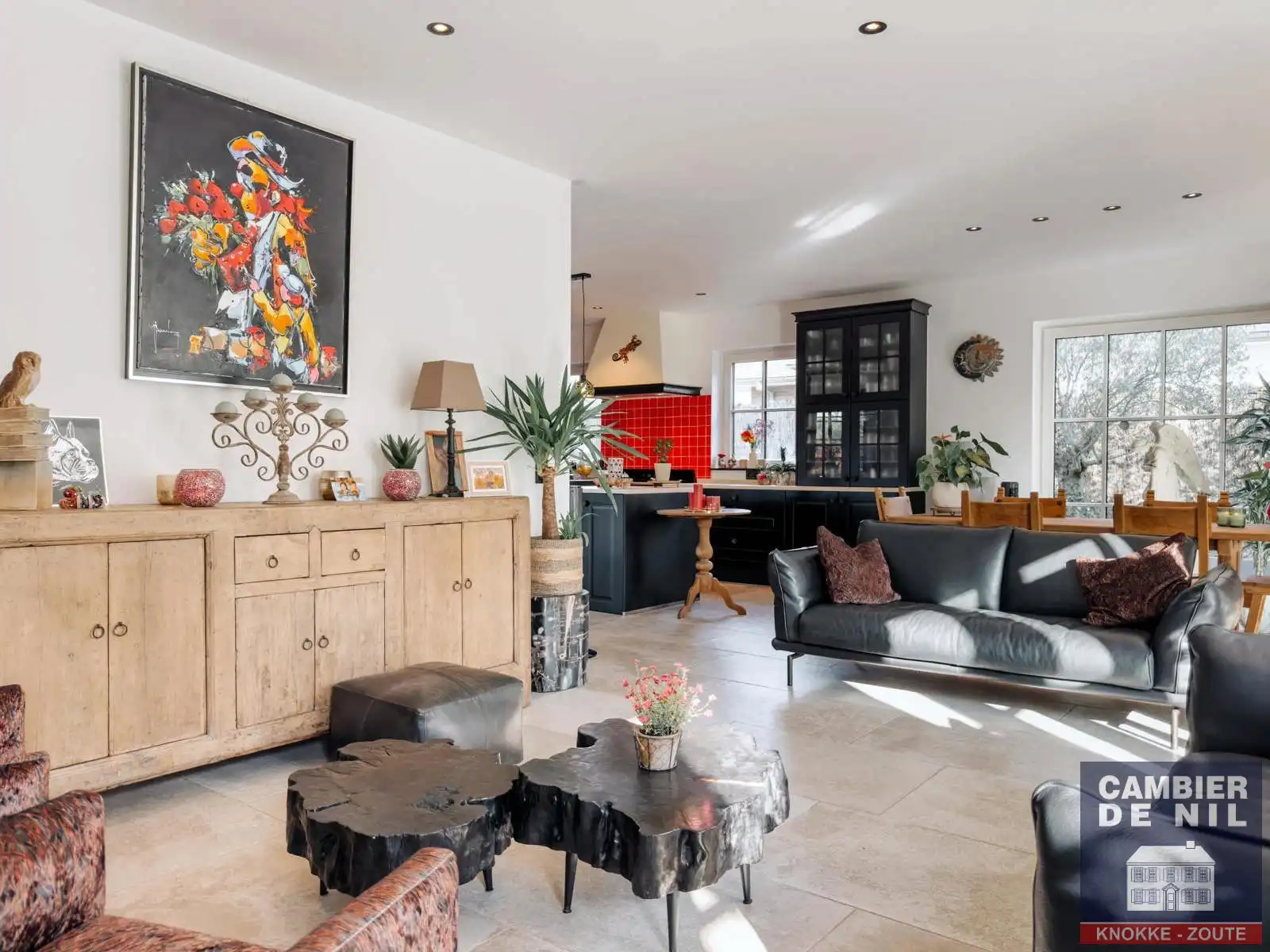 Alleenstaande woning in een residentiële omgeving foto 4